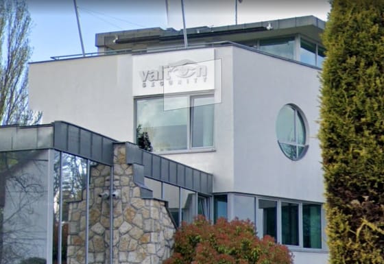 Már a brüsszeli és a bukaresti magyar nagykövetségeket is a Valton őrzi