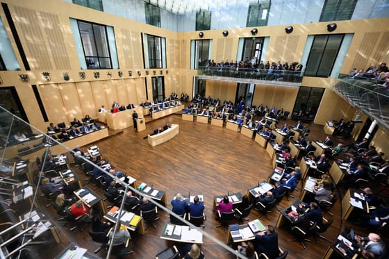 Hozzájárult az adósságfék eltörléséhez a német parlament felsőháza is, kezdődhet a sok száz milliárdos haderőfejlesztés