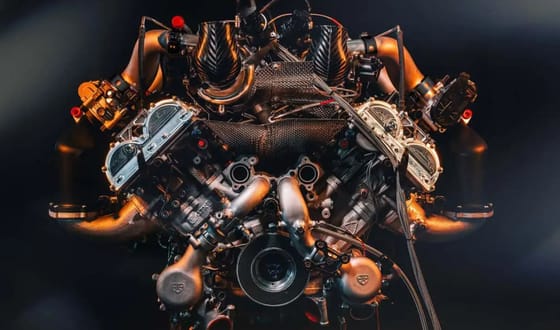 A valaha gyártott legerősebb V12-es motorral érkezik a dánok hiperautója