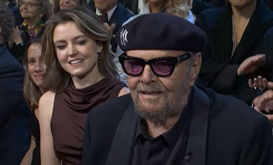 Megjelent a nyilvánosság előtt Jack Nicholson