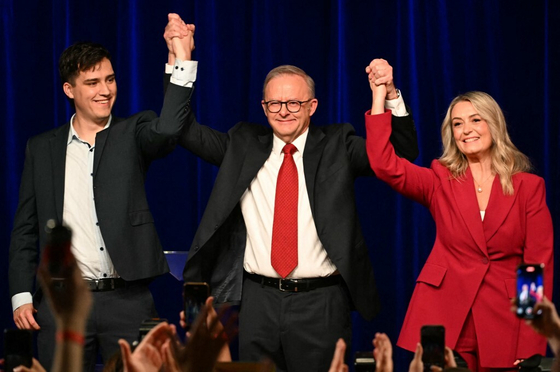 A Trump-ellenes hullámot meglovagolva Anthony Albanese pártja nyerte az ausztrál választást
