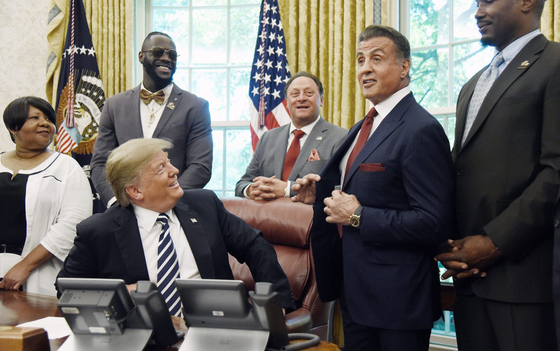 Trump filmnagykövete lesz Stallone, Mel Gibson és Jon Voight