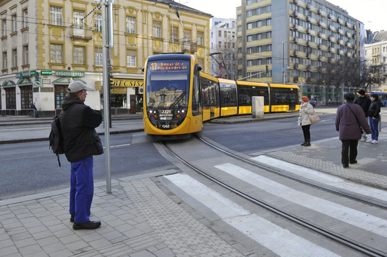 Adminisztratív hiba miatt vonta vissza Lázár minisztériuma a budai fonódó villamos tenderét