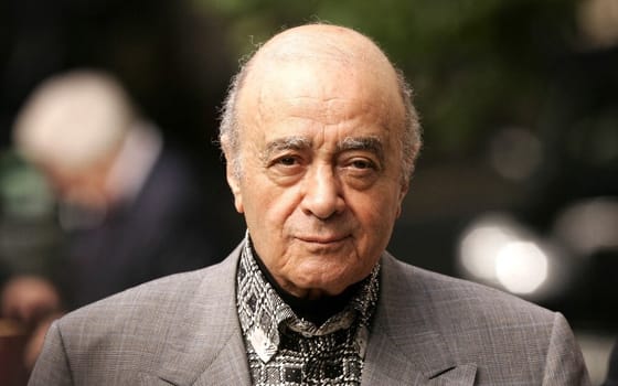 Újabb súlyos vádak: kiküldték a fekete dolgozókat, ha Mohamed Al-Fayed megjelent a Harrodsban