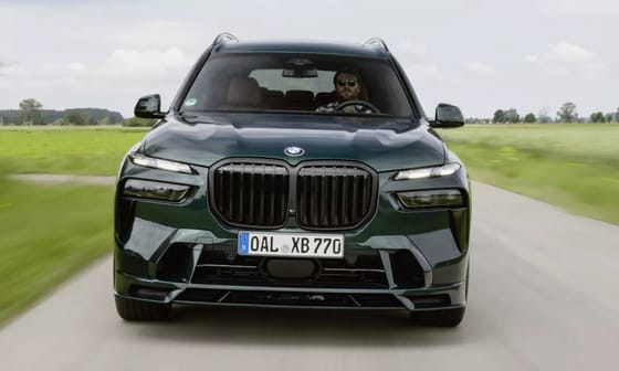 Öltöny és sportcipő: íme az Alpina csúcs BMW X7-ese