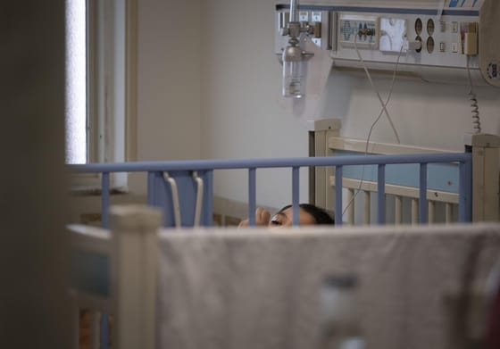 Több száz kórházban kezelt gyereket csak hetente vagy havonta látogat a családja