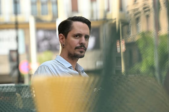 "A baleset után nem bírtam tovább ebben a közegben maradni" – interjú a Nemzeti Színházból elsőként távozó Farkas Dénessel