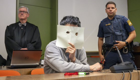 Jazidi lányokat rabszolgaként tartó iraki házaspár pere kezdődött meg Németországban
