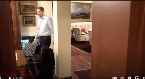 Évtizedek óta nem látott festményt vettek észre Lázár Jánosnál