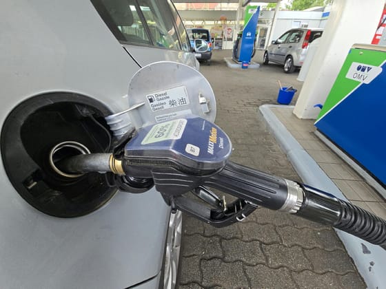 Kis árváltozás jön a benzinnél