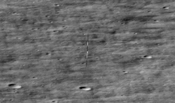 Itt van NASA holdszondájának fotója arról, ahogy alatta repked a dél-koreai társa