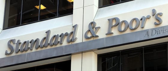 Geopolitikai kockázatokra hivatkozva minősítette le a balti államokat az S&P