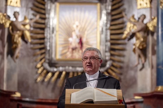 Gyurcsány szerint Veres András püspököt Jézus kikergetné a templomból