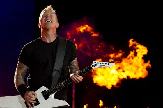 Rajzfilm-hangon énekelte a Metallica slágerét saját szülinapjára James Hetfield (videó)