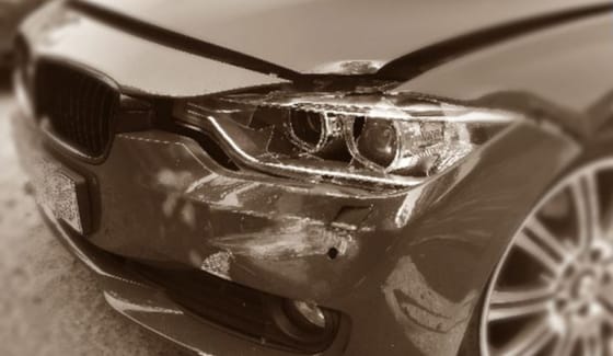Autójavítás helyett egymilliós kárt csináltak egy BMW-ben