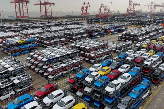 Hatalmas tempóban terjeszkedik a kínai autóipar, 4 millió autót exportáltak eddig idén, negyedét Oroszországba