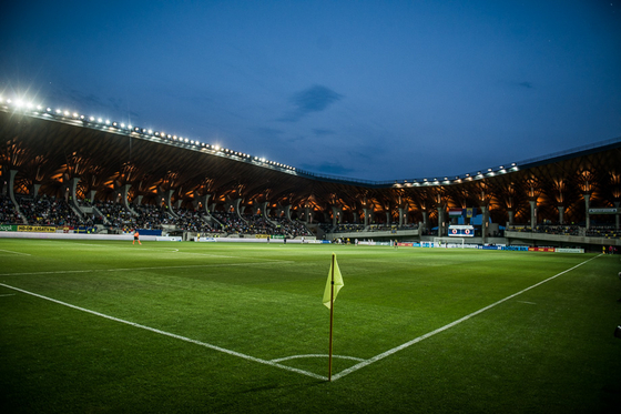 Elmentem Mészároslandbe átélni a felcsúti futball-lázat, ehelyett a nyakamba rúgták a sörömet