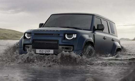 Itt a megújult Land Rover Defender, akár 635 lovas biturbó V8-cal