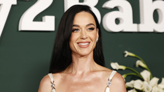 Katy Perry csupa nőkből álló legénységgel utazik az űrbe