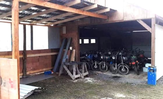 Megőrzésre vette át, de inkább eladta egy motorkerékpár-gyűjtemény nagy részét egy férfi