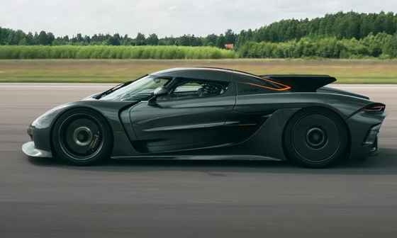 3,96 másodperc alatt katapultál 200-ról 300-ra a Koenigsegg benzines hiperautója
