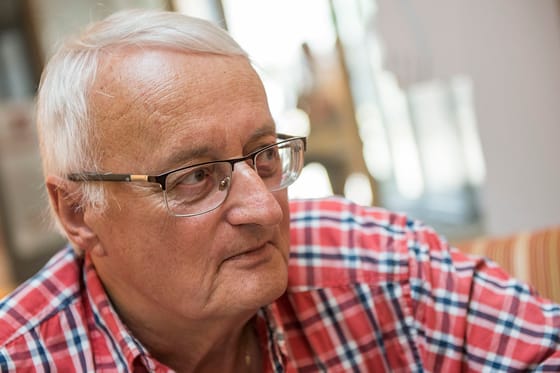 Infarktusa után mélyaltatásban tartják Nemere Istvánt, de már megkezdték a felébresztését