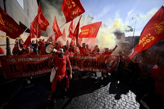 Húsz év óta először tartanak országos sztrájkot az autóipari dolgozók Olaszországban