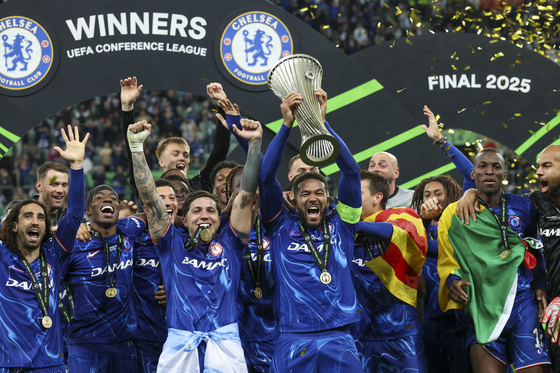 Hátrányból fordítva győzött a Chelsea a Konferencia-liga döntőjében