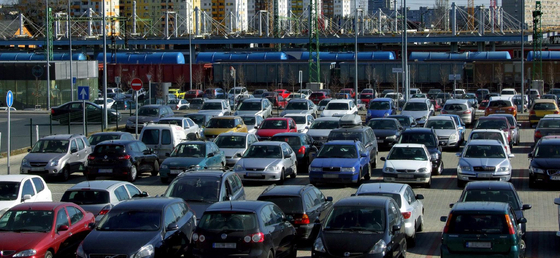 Emelkednek a dĂjak az Ĺ‘rzött P+R parkolĂłkban Budapesten