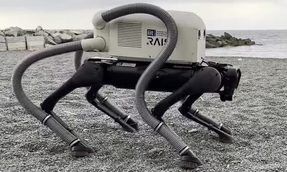 Porszívót szereltek a robotkutya lábaira, és ennek tényleg van értelme: felszedi a csikkeket