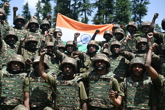 Lopakodó vadászgépet fejleszt India, hogy felvegye a versenyt Pakisztánnal