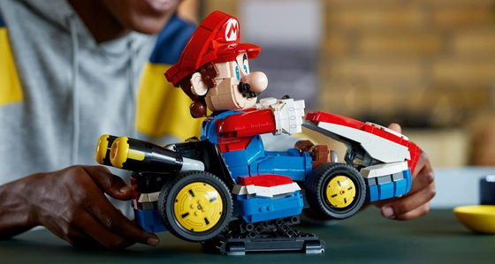 Itt a Lego nagy meglepetése: összerakható Mario Kart készült, épp a rajongók legfontosabb napján