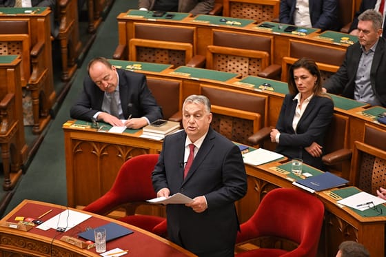 Orbán a parlamentben: Anti-kommunista ügyekben nincsen pardon – percről percre tudósításunk