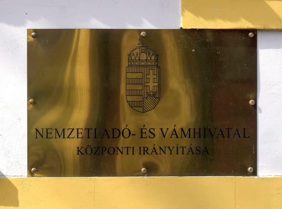 A NAV a rengeteg pozitív értékelésből jött rá, hogy egy hirdető milliós bizniszt visz a neten