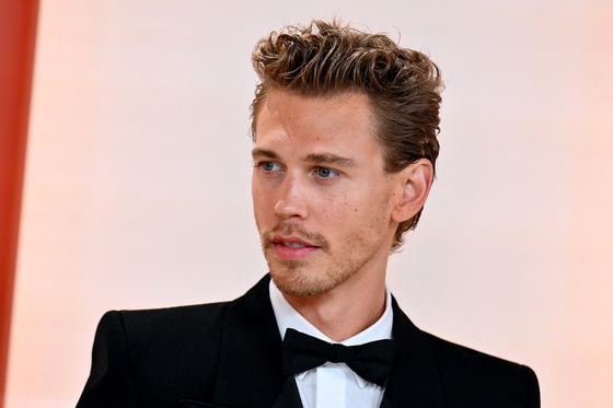 Verekedő kopaszok, fegyveres ortodoxok, tarajos punkok és Austin Butler - megérkezett Darren Aronofsky új filmjének előzetese