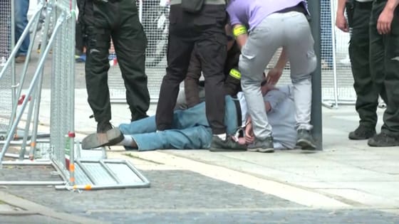 Egy félrefordítás miatt baloldalizhatják Fico merénylőjét