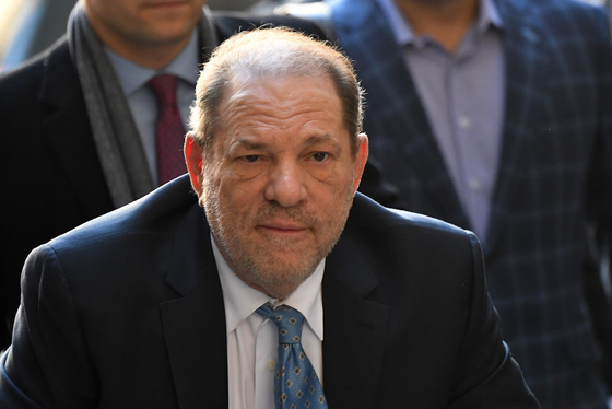 Harvey Weinstein megint kórházba került: elkapta a covidot és kétoldali tüdőgyulladása lett
