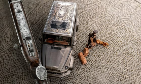 Díszes vadászpuska is jár a puccos új Mercedes G-osztály mellé