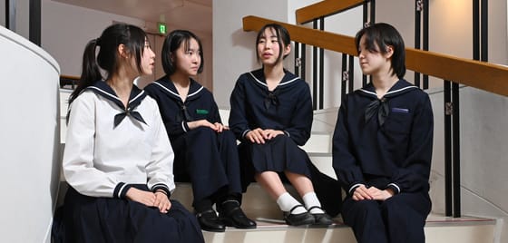 Egyre kevesebbet szexelnek a japán fiatalok, pedig ráférne a demográfiájukra