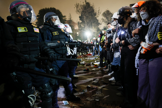 A UCLA-n is felszámolták a rendőrök a palesztinpárti diáktüntetők táborát
