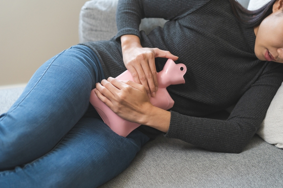 Így segíthet a hő a menstruációs fájdalom enyhítésében