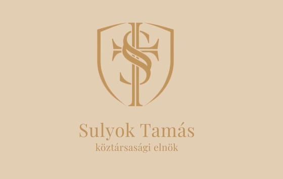 Ön is észrevett valami furát Sulyok Tamás fotóin? Saját logót kapott az államfő