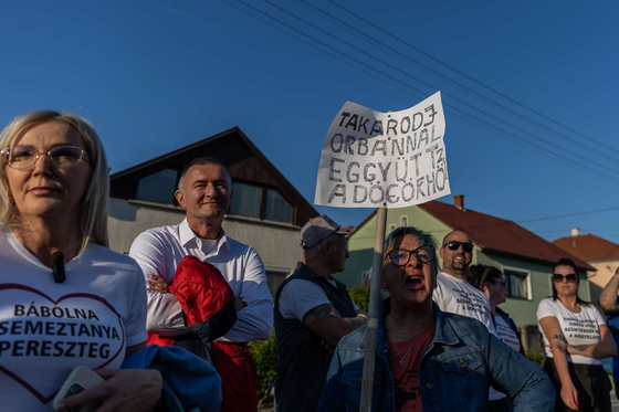 „Már nagyon büdös van, az tény és való” - a peresztegi dögtemető-fórumon megjelent Nagy István is