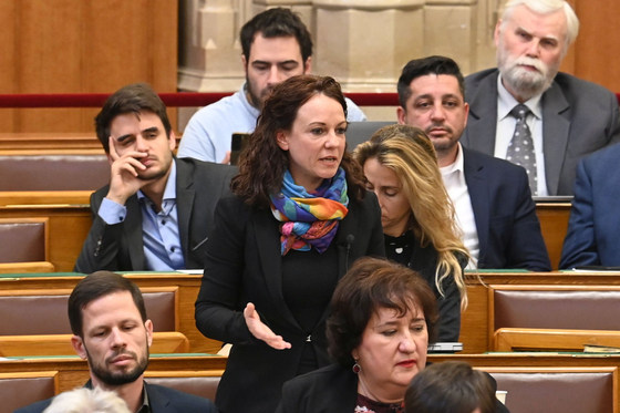 Szabó Tímea az EU-hoz fordul, mert a kormány „minden, a kormánytól eltérően gondolkodó személyt és intézményt kiiktat a magyar közéletből”