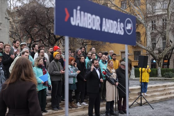 Jámbor András bejelentette, hogy újraindul és rendszerváltást hirdetett