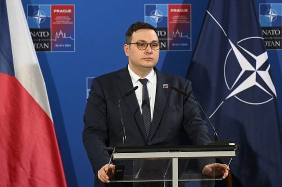 Csehország nem akarja megszabni, mire használja Ukrajna a nekik küldött fegyvereket