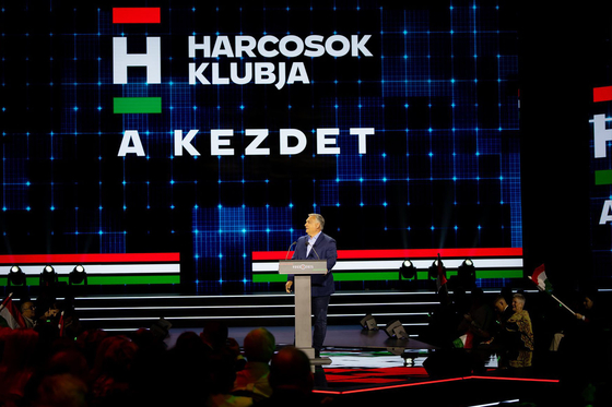 A Dobrevről náci posztot terjesztő fideszes is ott lelkesedett a Harcosok Klubjában