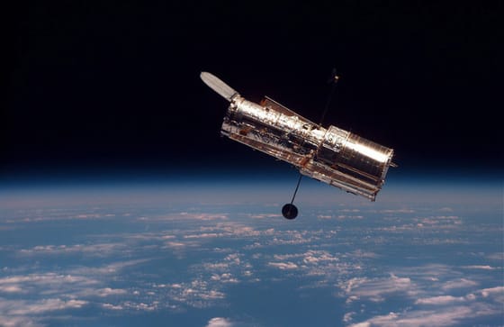 34 éves, de még mindig ilyen lenyűgöző felvételt tud készíteni a Hubble űrteleszkóp – videó