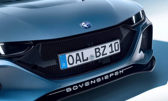 Szemrevaló álruhás BMW sportkupé tűnt fel a színen