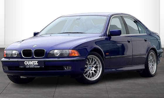 7 ezer kilométerrel árulnak egy 27 éves remek BMW 528i-t